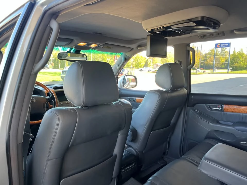 2004 Lexus GX 1st Gen - Image 16 of 20