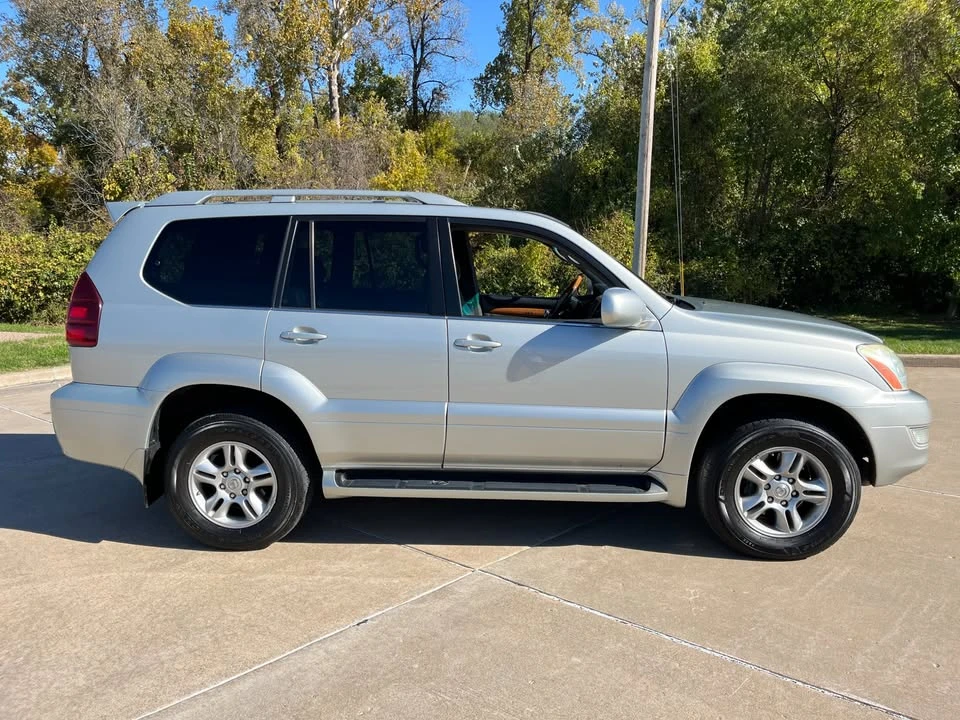 2004 Lexus GX 1st Gen - Image 8 of 20