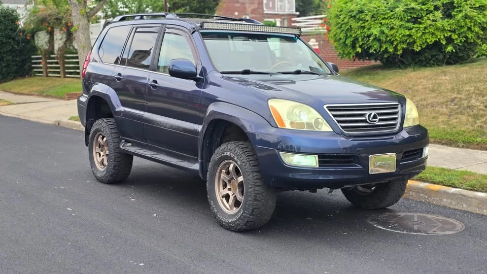 2004 Lexus GX 1st Gen - Image 3 of 19