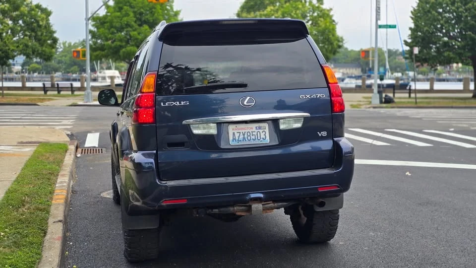 2004 Lexus GX 1st Gen - Image 6 of 19