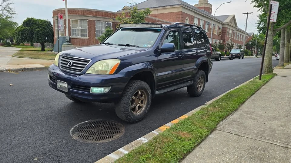 2004 Lexus GX 1st Gen - Image 8 of 19