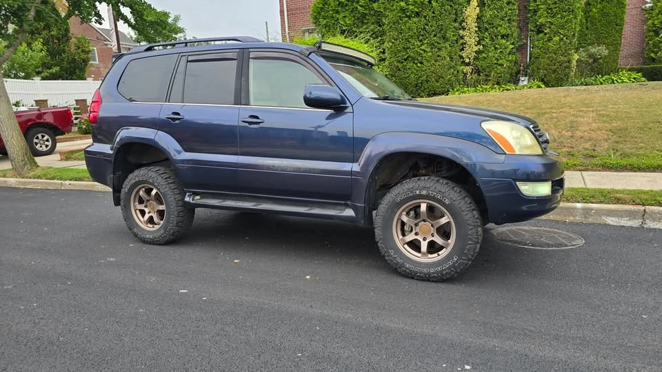 2004 Lexus GX 1st Gen - Image 10 of 19