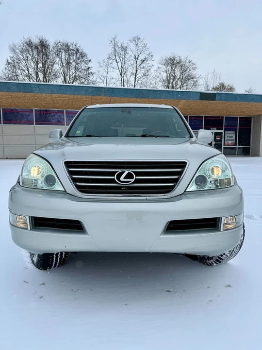 2004 Lexus GX 1st Gen - Image 3 of 12