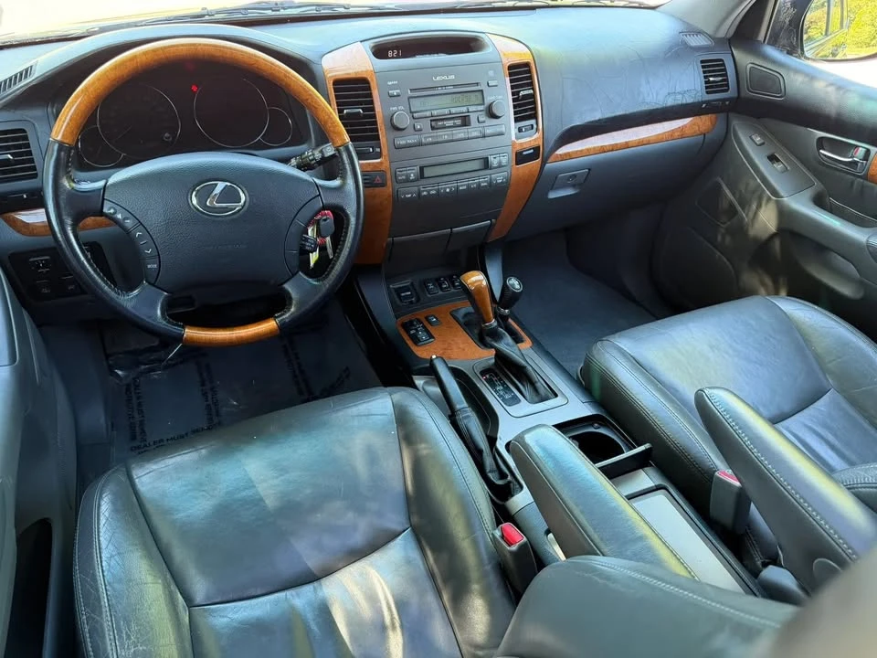 2004 Lexus GX 1st Gen - Image 16 of 20