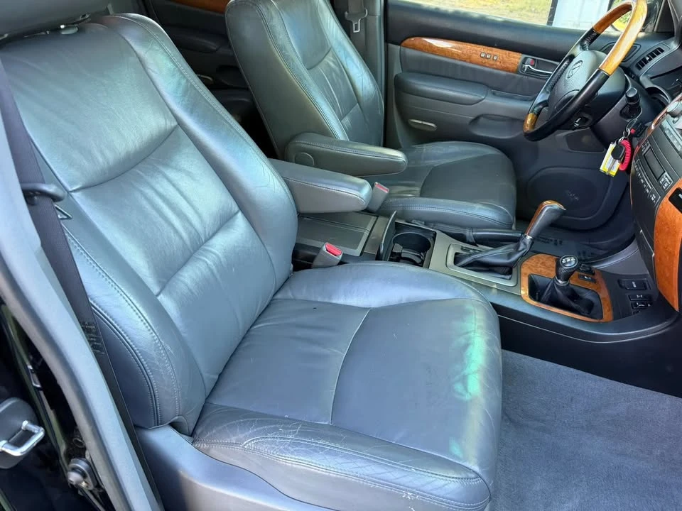 2004 Lexus GX 1st Gen - Image 19 of 20