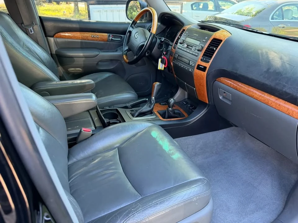 2004 Lexus GX 1st Gen - Image 18 of 20