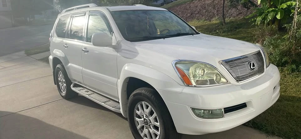 2004 Lexus GX 1st Gen - Image 3 of 5