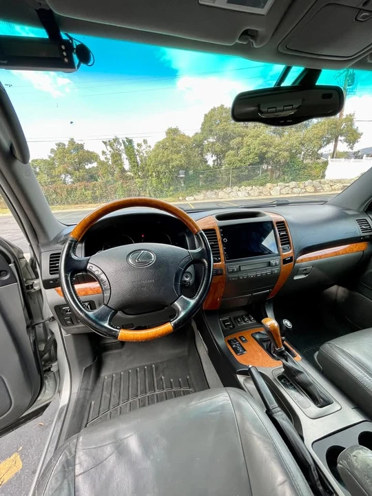 2004 Lexus GX 1st Gen - Image 7 of 20