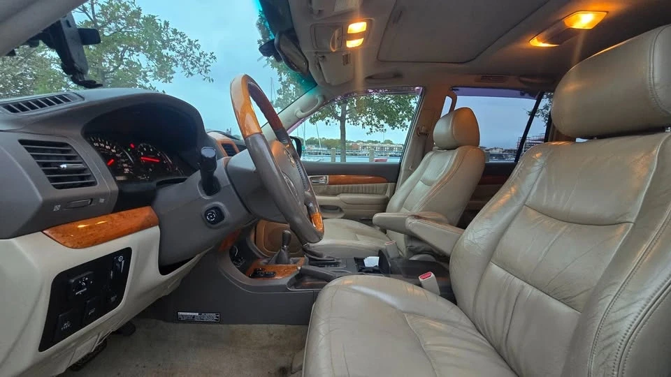 2004 Lexus GX 1st Gen - Image 8 of 16