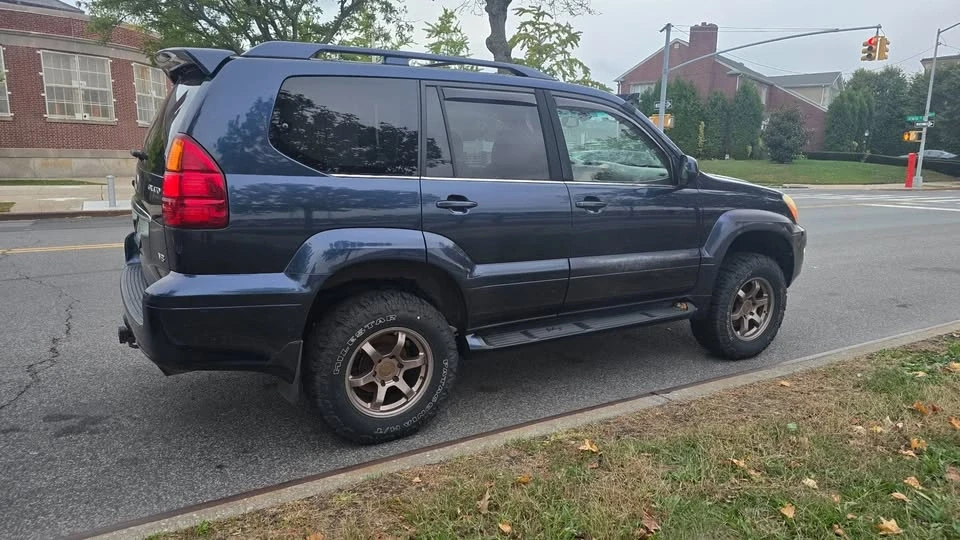 2004 Lexus GX 1st Gen - Image 5 of 16
