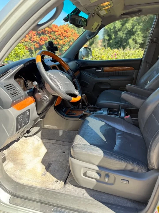 2004 Lexus GX 1st Gen - Image 2 of 10