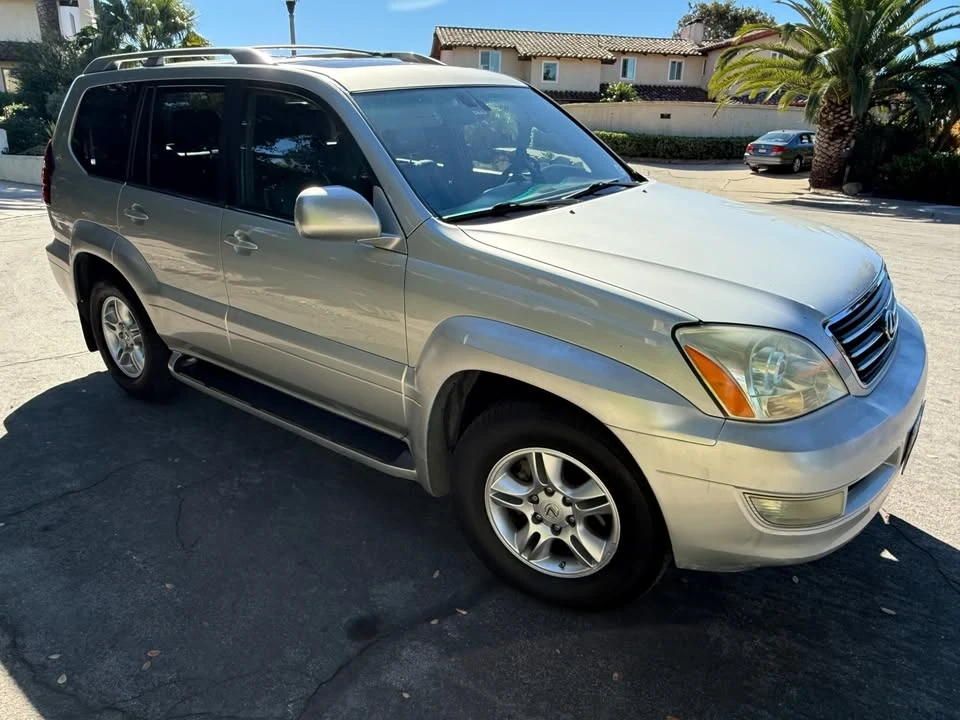 2004 Lexus GX 1st Gen - Image 4 of 10