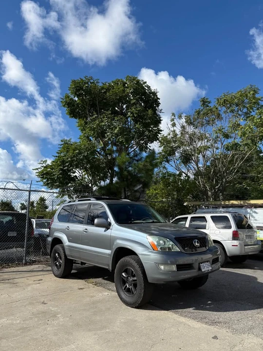 2004 Lexus GX 1st Gen - Image 4 of 20