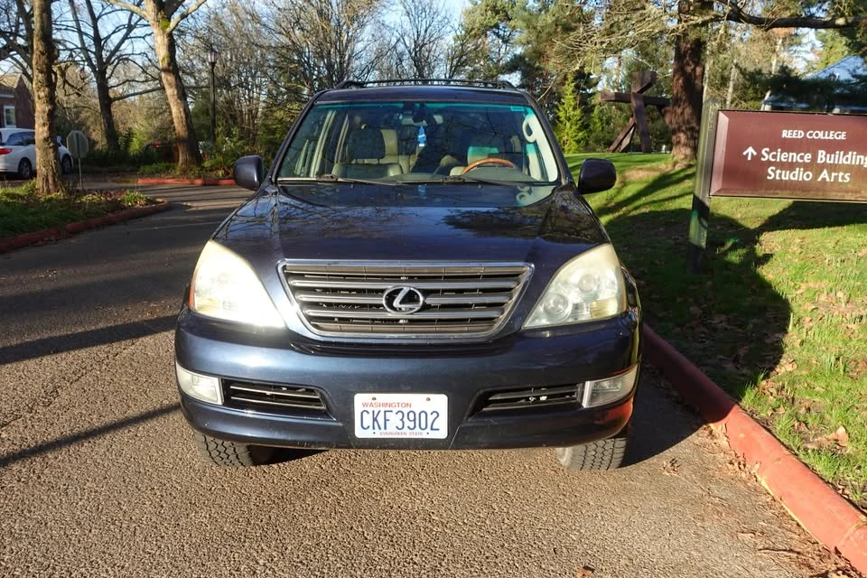2004 Lexus GX 1st Gen - Image 4 of 12