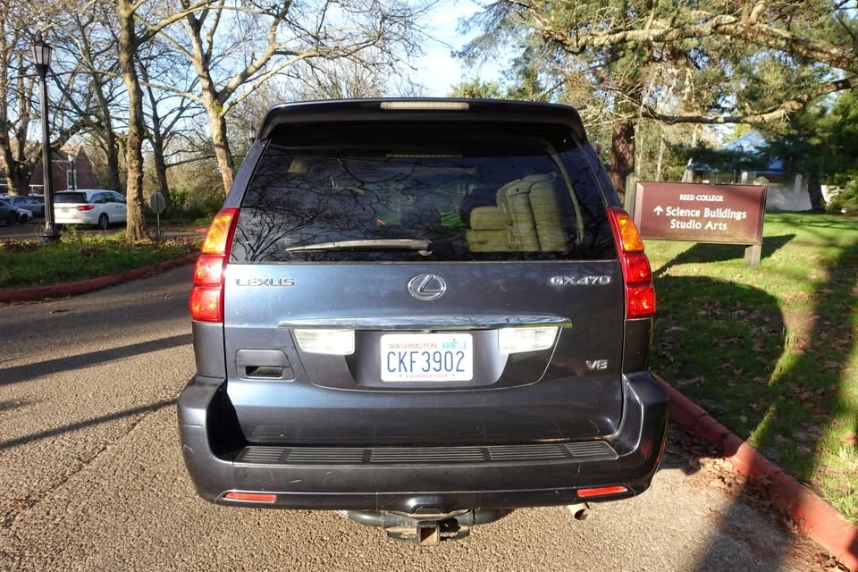 2004 Lexus GX 1st Gen - Image 3 of 12