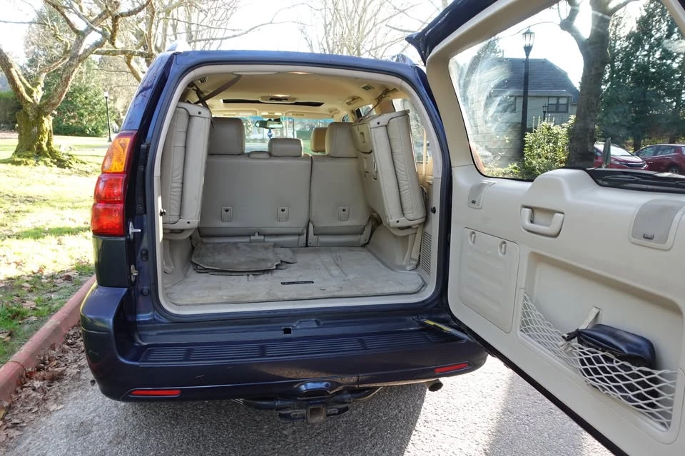 2004 Lexus GX 1st Gen - Image 6 of 12