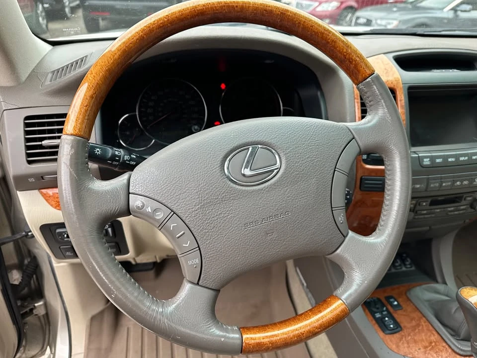 2004 Lexus GX 1st Gen - Image 16 of 20