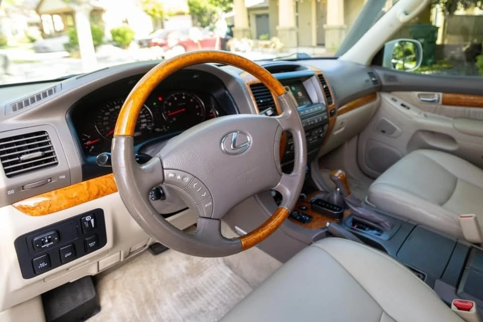 2004 Lexus GX 1st Gen - Image 4 of 7