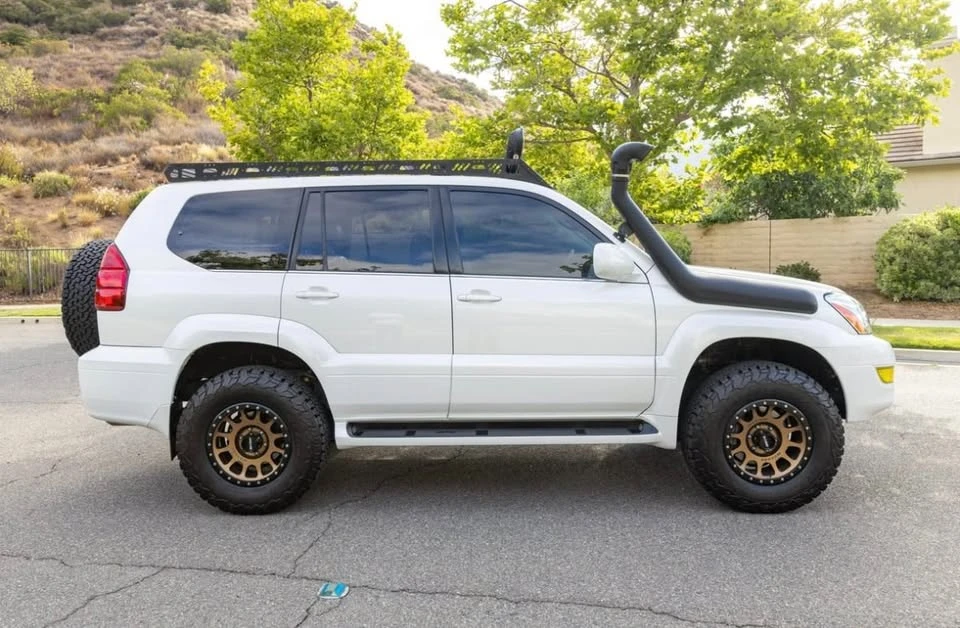 2004 Lexus GX 1st Gen - Image 2 of 7