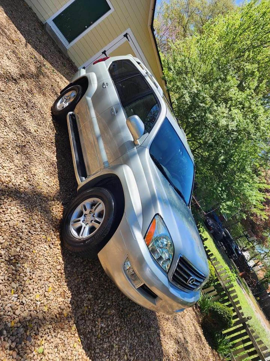 2004 Lexus GX 1st Gen - Image 2 of 10