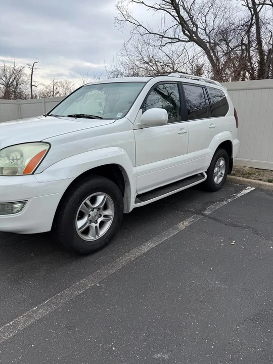 2004 Lexus GX 1st Gen - Image 2 of 12