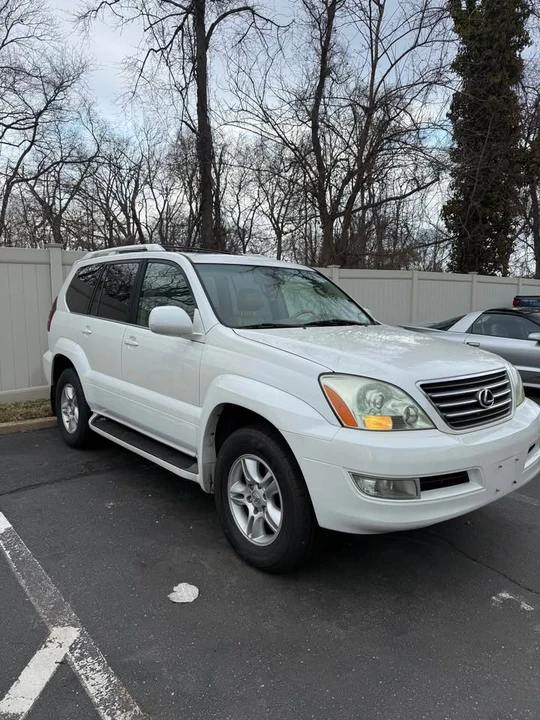 2004 Lexus GX 1st Gen - Image 3 of 12