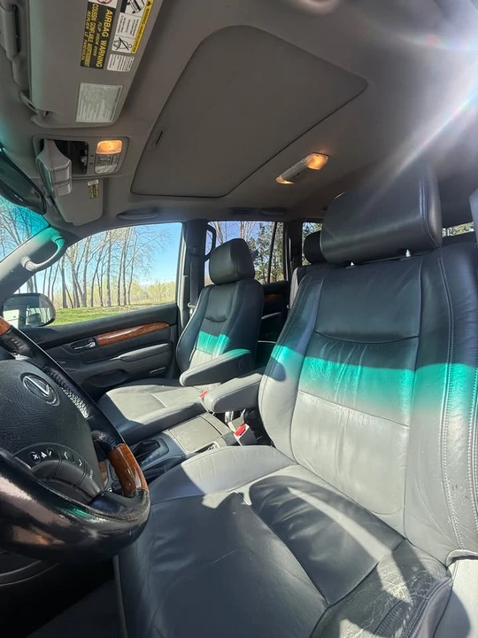 2004 Lexus GX 1st Gen - Image 13 of 16
