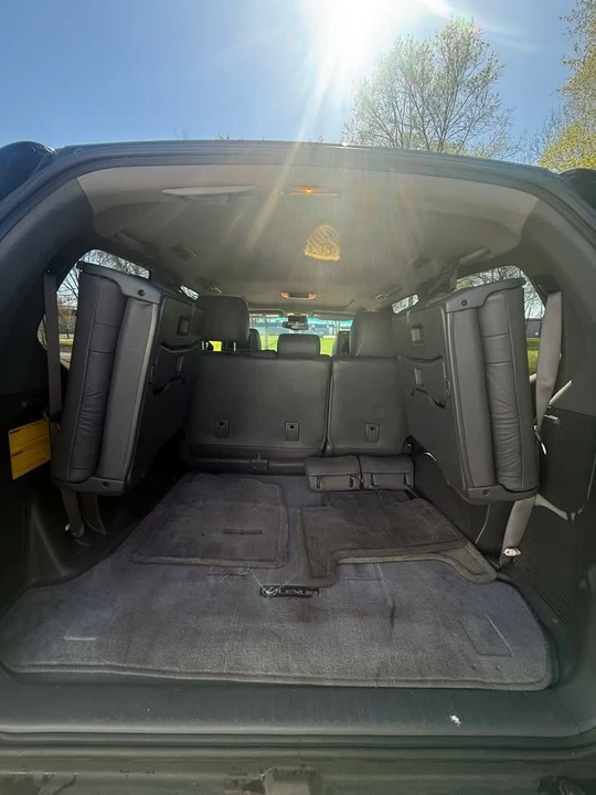 2004 Lexus GX 1st Gen - Image 15 of 16