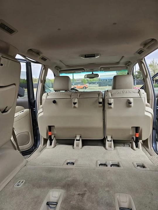 2004 Lexus GX 1st Gen - Image 5 of 19