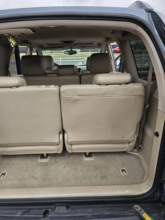 2004 Lexus GX 1st Gen - Image 6 of 19