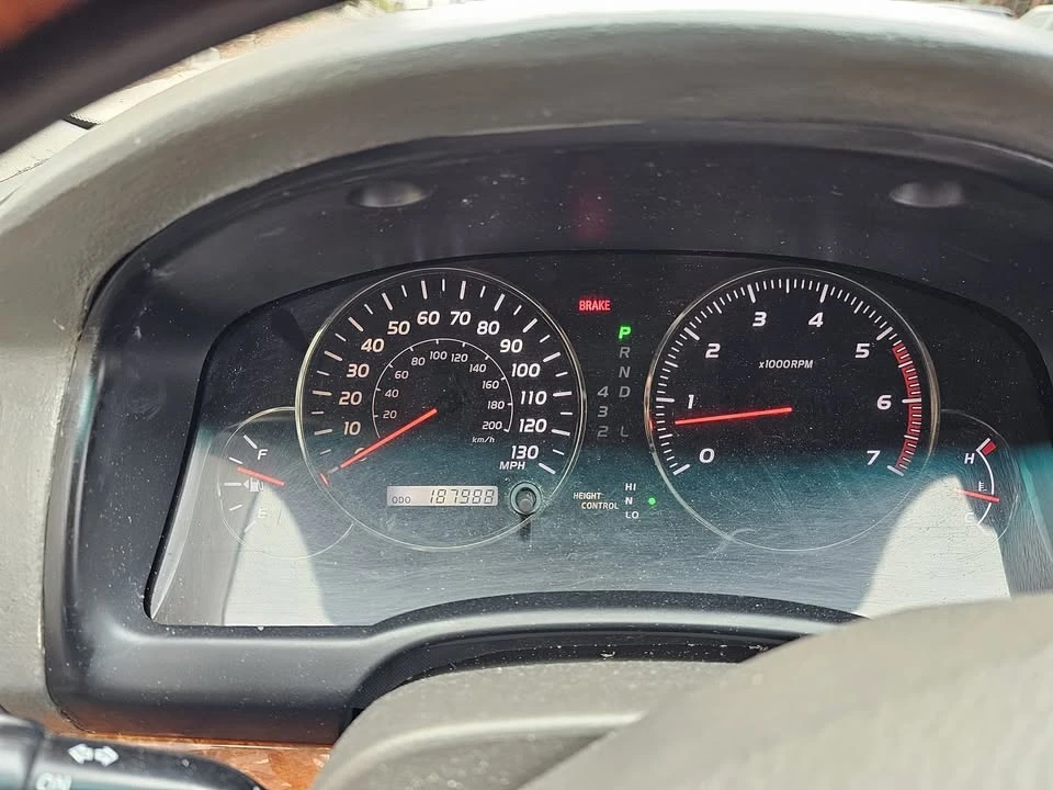 2004 Lexus GX 1st Gen - Image 11 of 19
