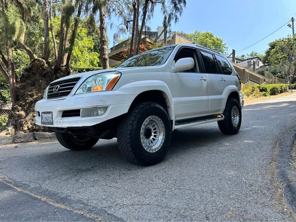 2004 Lexus GX 1st Gen - Image 2 of 10