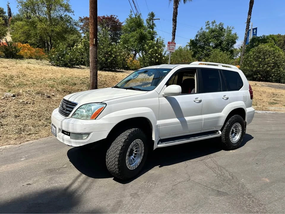 2004 Lexus GX 1st Gen - Image 6 of 10