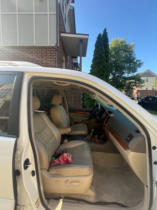 2004 Lexus GX 1st Gen - Image 2 of 3