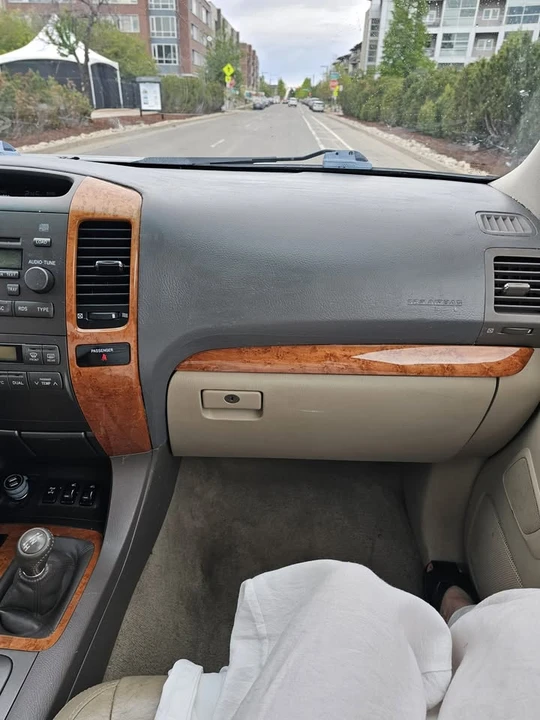 2004 Lexus GX 1st Gen - Image 9 of 19