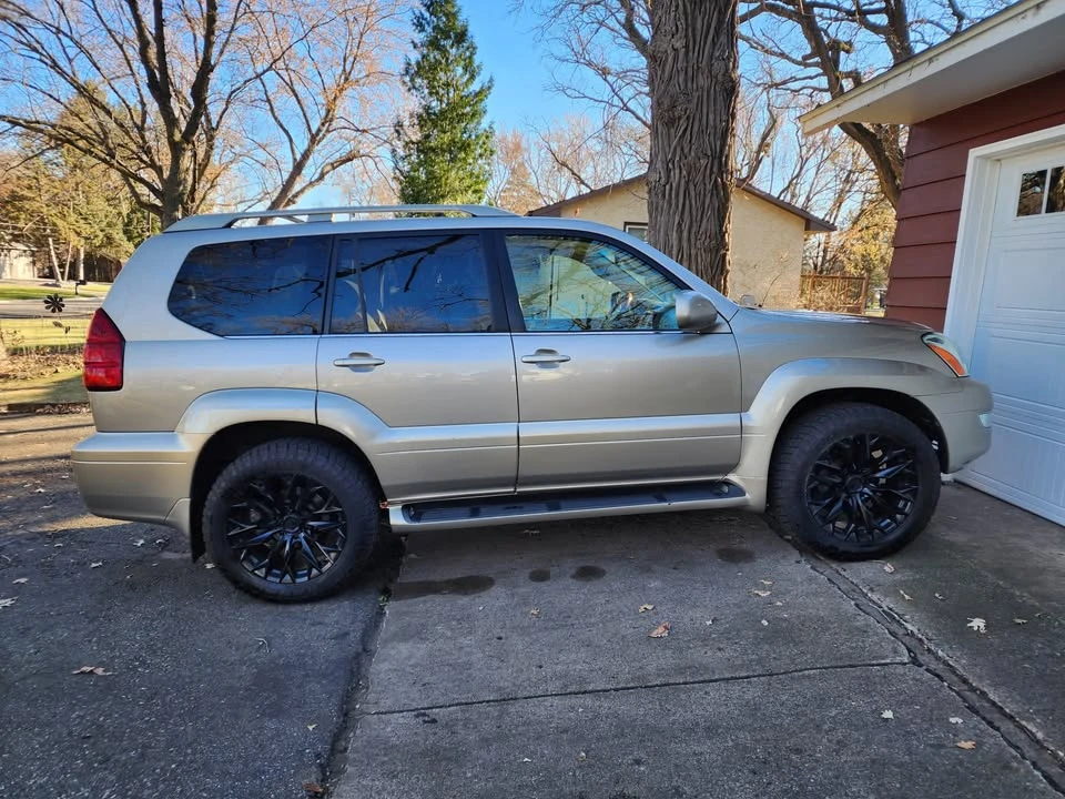 2004 Lexus GX 1st Gen - Image 8 of 20