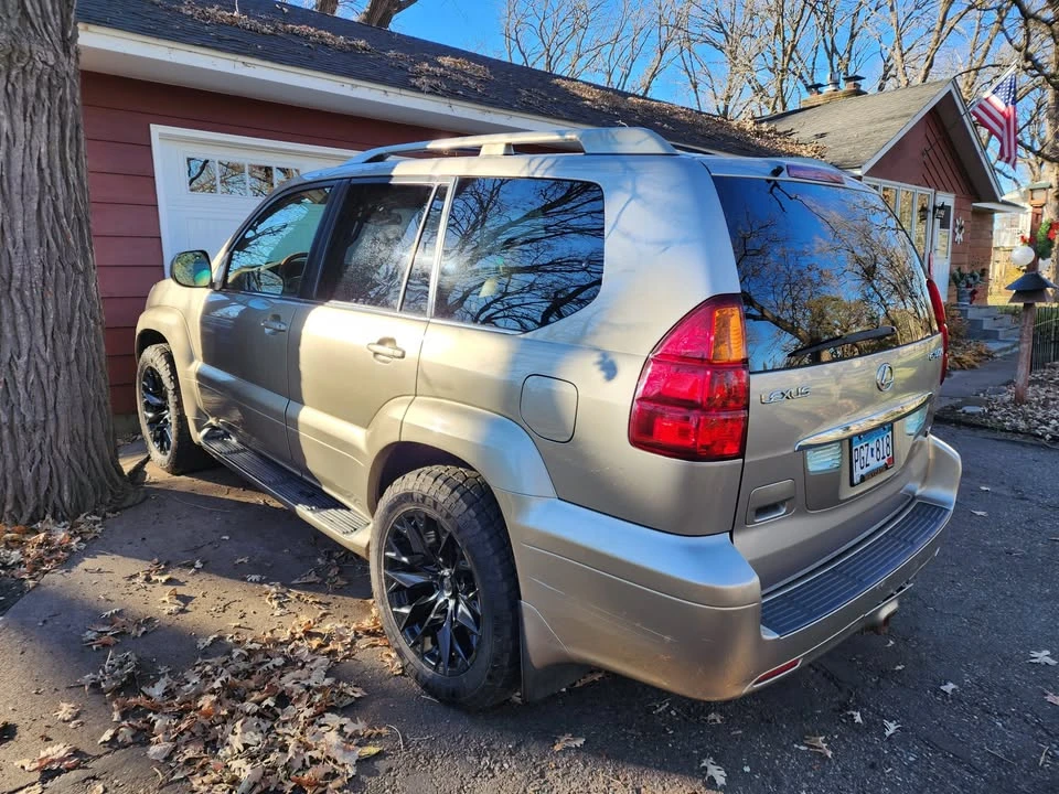 2004 Lexus GX 1st Gen - Image 3 of 20