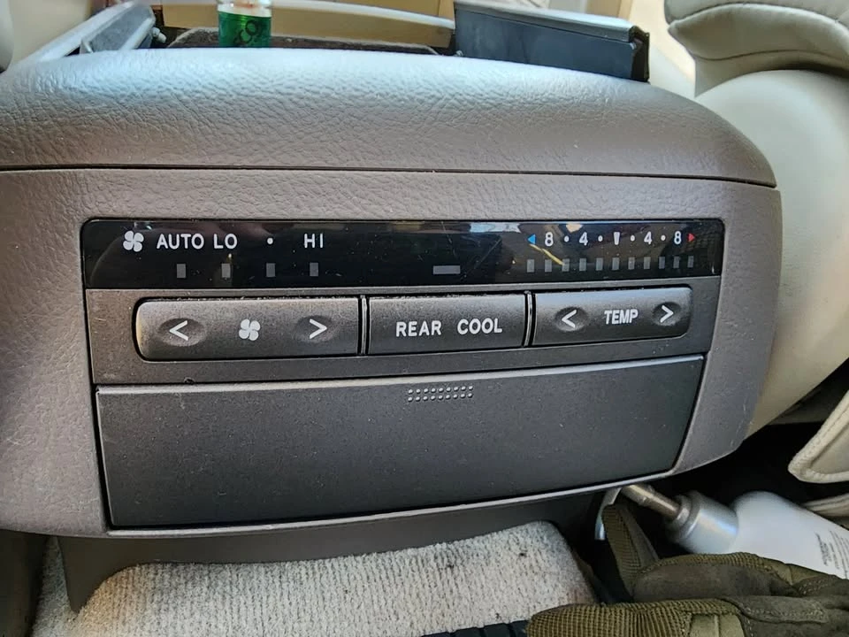 2004 Lexus GX 1st Gen - Image 13 of 20