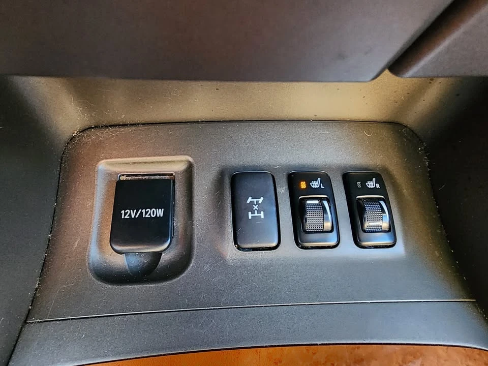2004 Lexus GX 1st Gen - Image 11 of 20