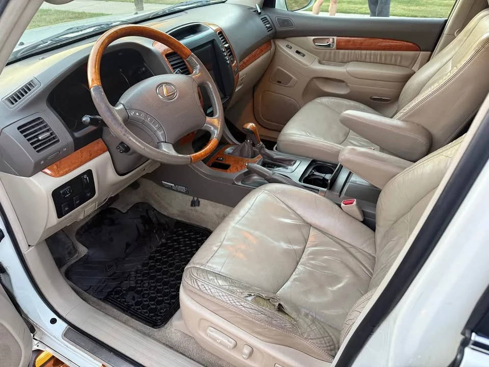 2004 Lexus GX 1st Gen - Image 3 of 10