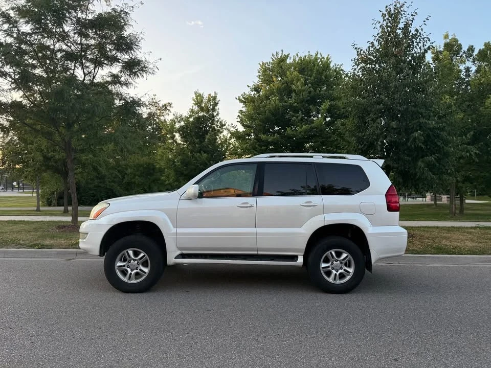 2004 Lexus GX 1st Gen - Image 4 of 10