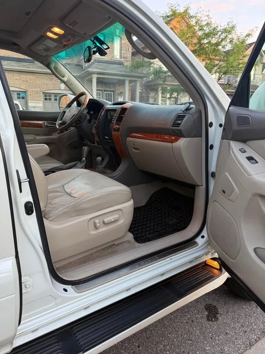 2004 Lexus GX 1st Gen - Image 7 of 10