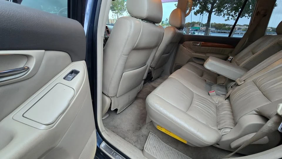 2004 Lexus GX 1st Gen - Image 7 of 17
