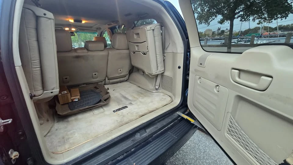 2004 Lexus GX 1st Gen - Image 8 of 17