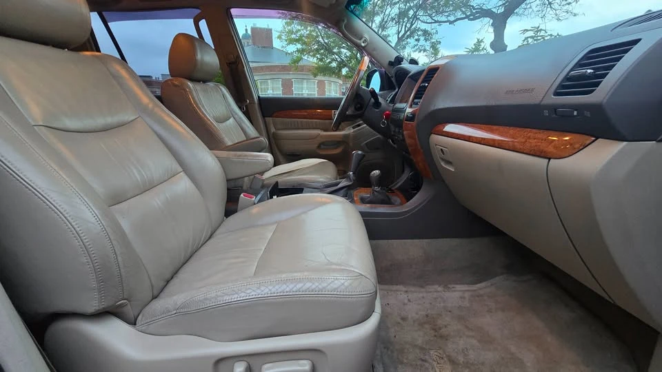 2004 Lexus GX 1st Gen - Image 10 of 17