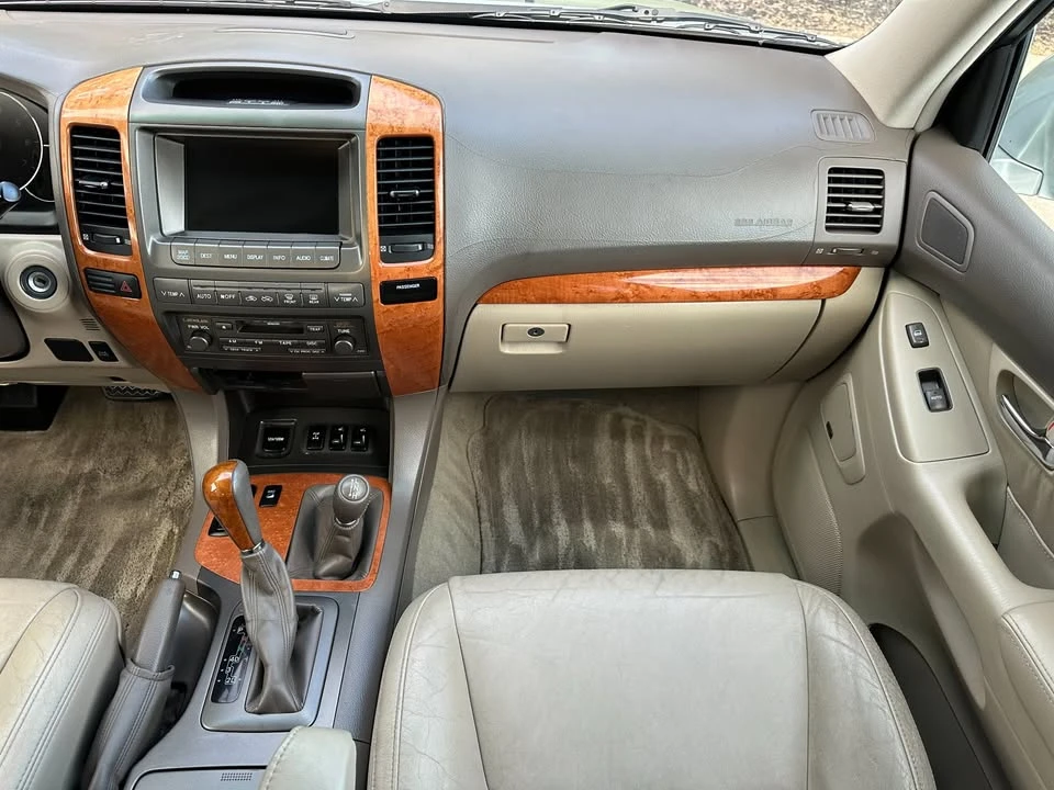 2004 Lexus GX 1st Gen - Image 11 of 19