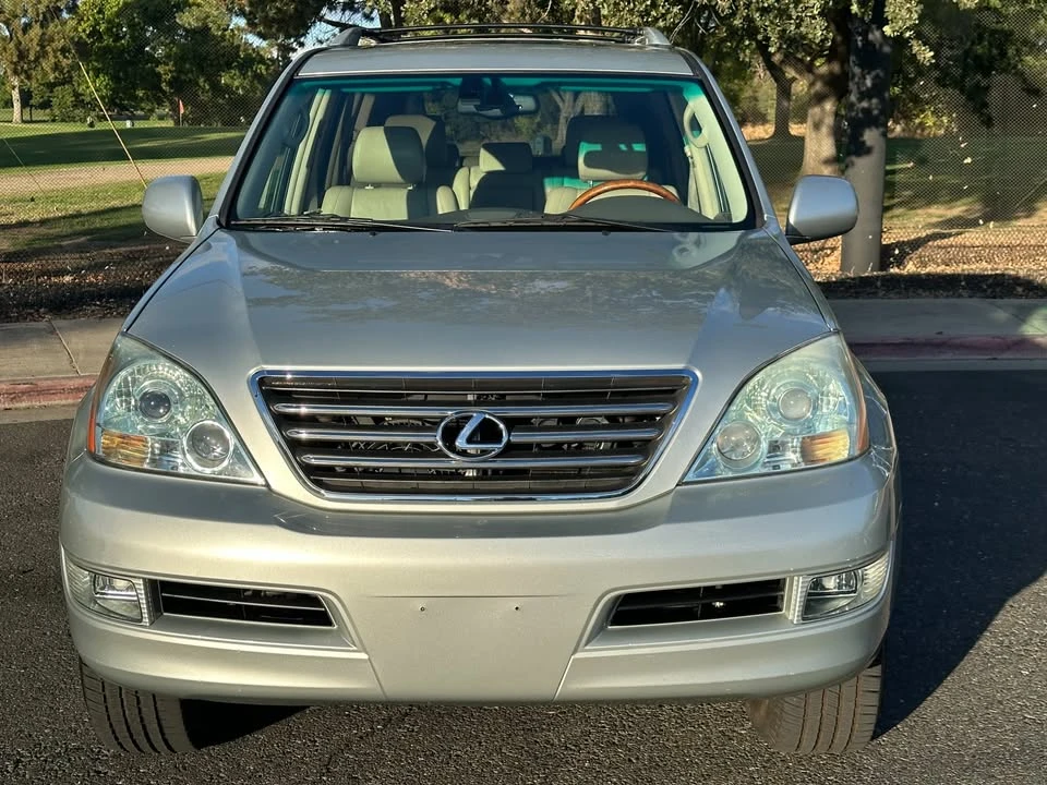 2004 Lexus GX 1st Gen - Image 2 of 19