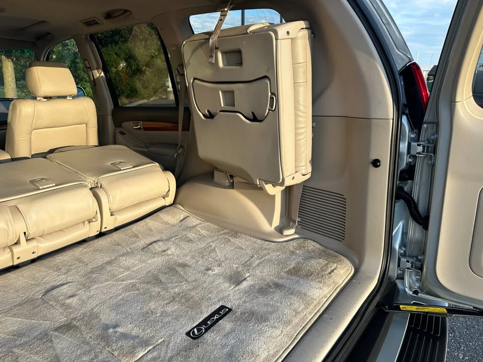 2004 Lexus GX 1st Gen - Image 14 of 19