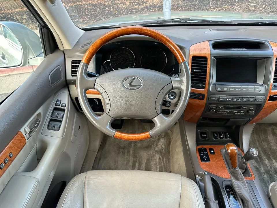 2004 Lexus GX 1st Gen - Image 10 of 19
