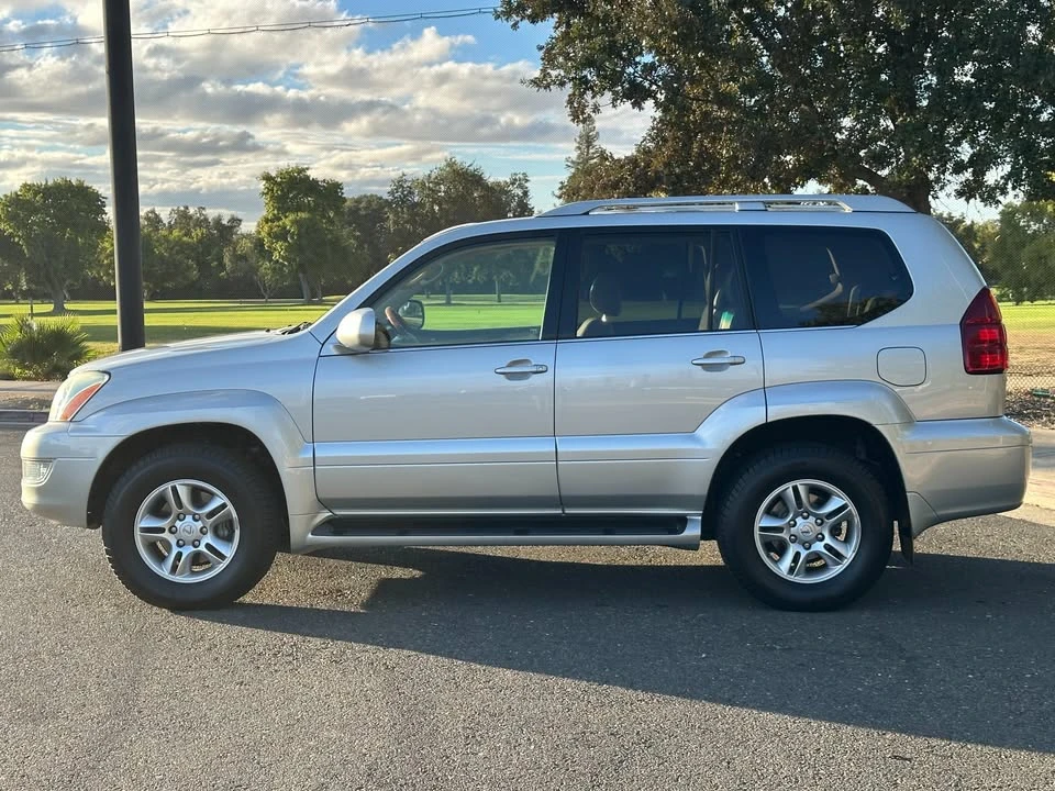 2004 Lexus GX 1st Gen - Image 8 of 19